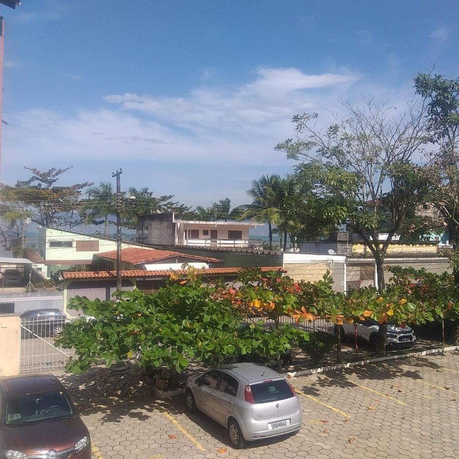 Apartamento Dona Frida Prainha Com Wifi Pe Na Areia Caraguatatuba Exterior photo